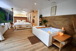 La Gioya - Love Room, Jacuzzi, Baldaquin